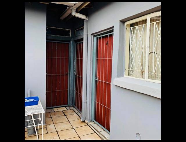 12 BEDROOM APARTMENT FOR SALE IN BEDWORTH PARK